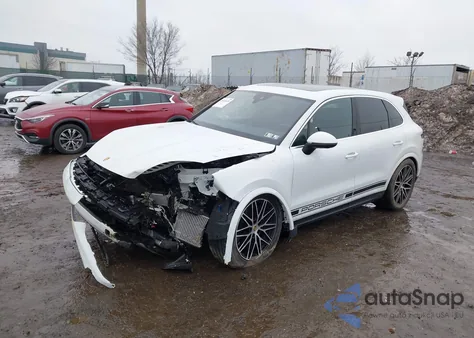 2024 Porsche Cayenne z USA, uszkodzony, nr VIN WP1AA2AY6RDA14622